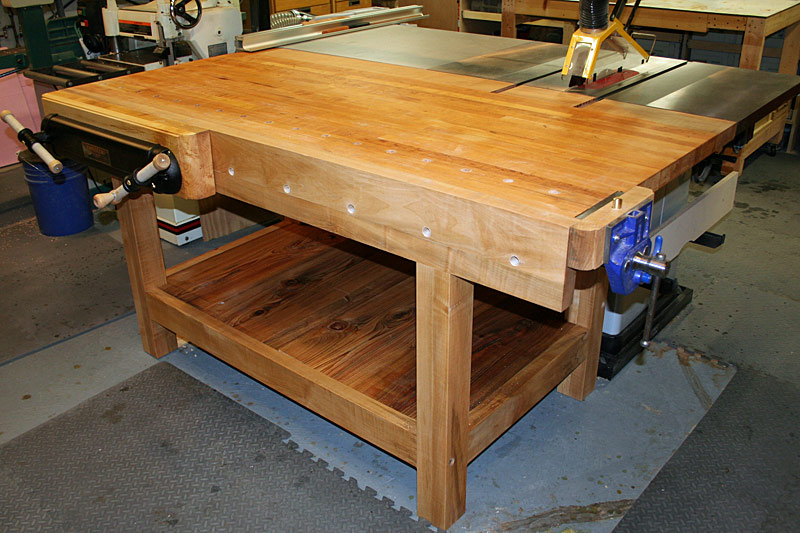 Workbench doubles as table saw out feed table - why don't more people 