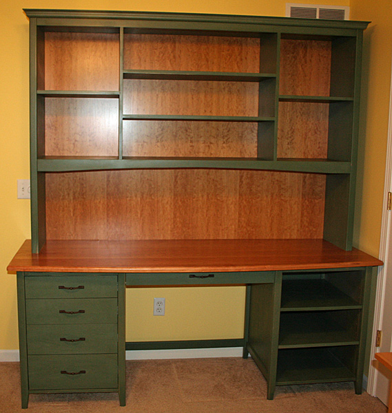 SherriDesk-GreenCrown-1.jpg