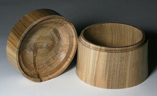 TurnedBox-Maple4_2-2007.jpg